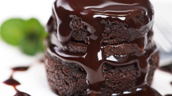 Çay, kahve fark etmiyor! Yanına en çok bu tatlı yakışır: Ağlayan pasta tarifi