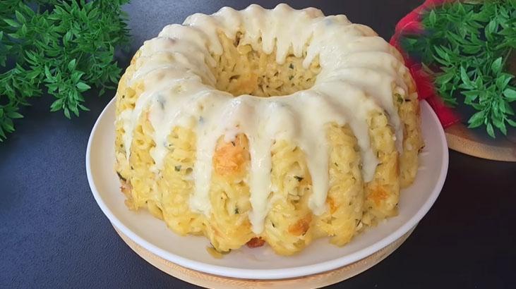 Makarnayı bir de kek kalıbında deneyin! Görüntüsü farklı, sütle yapılıyor